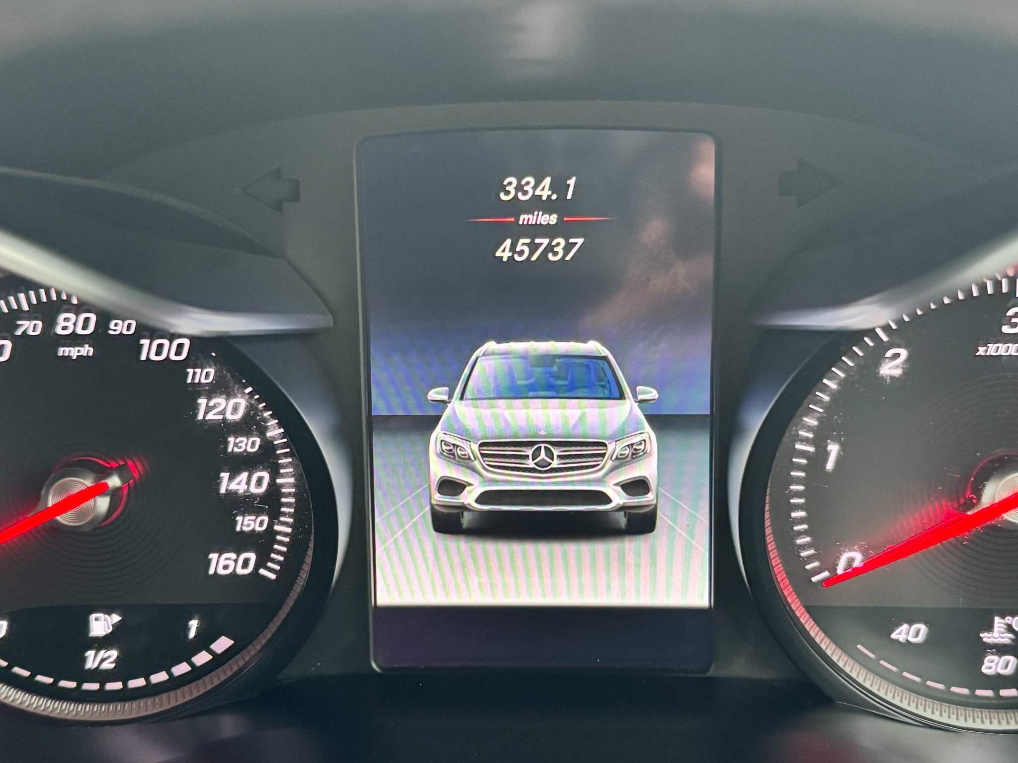 Mercedes-Benz GLC Image 18