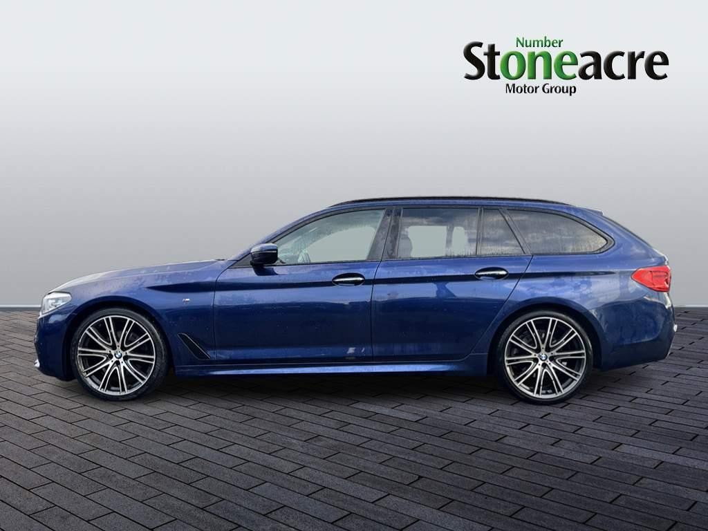 BMW 5 Series Image 6