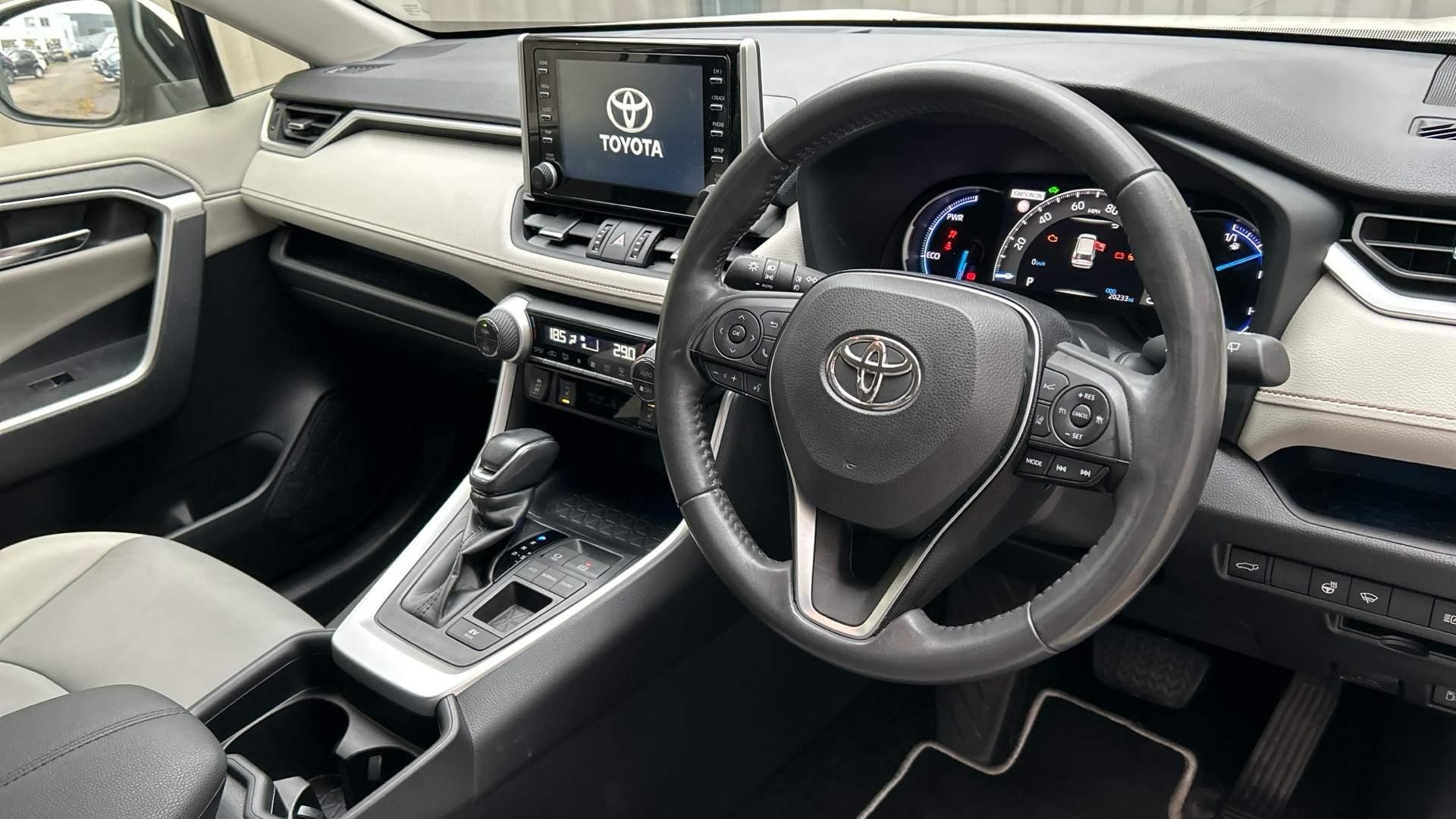 Toyota RAV4 Image 10