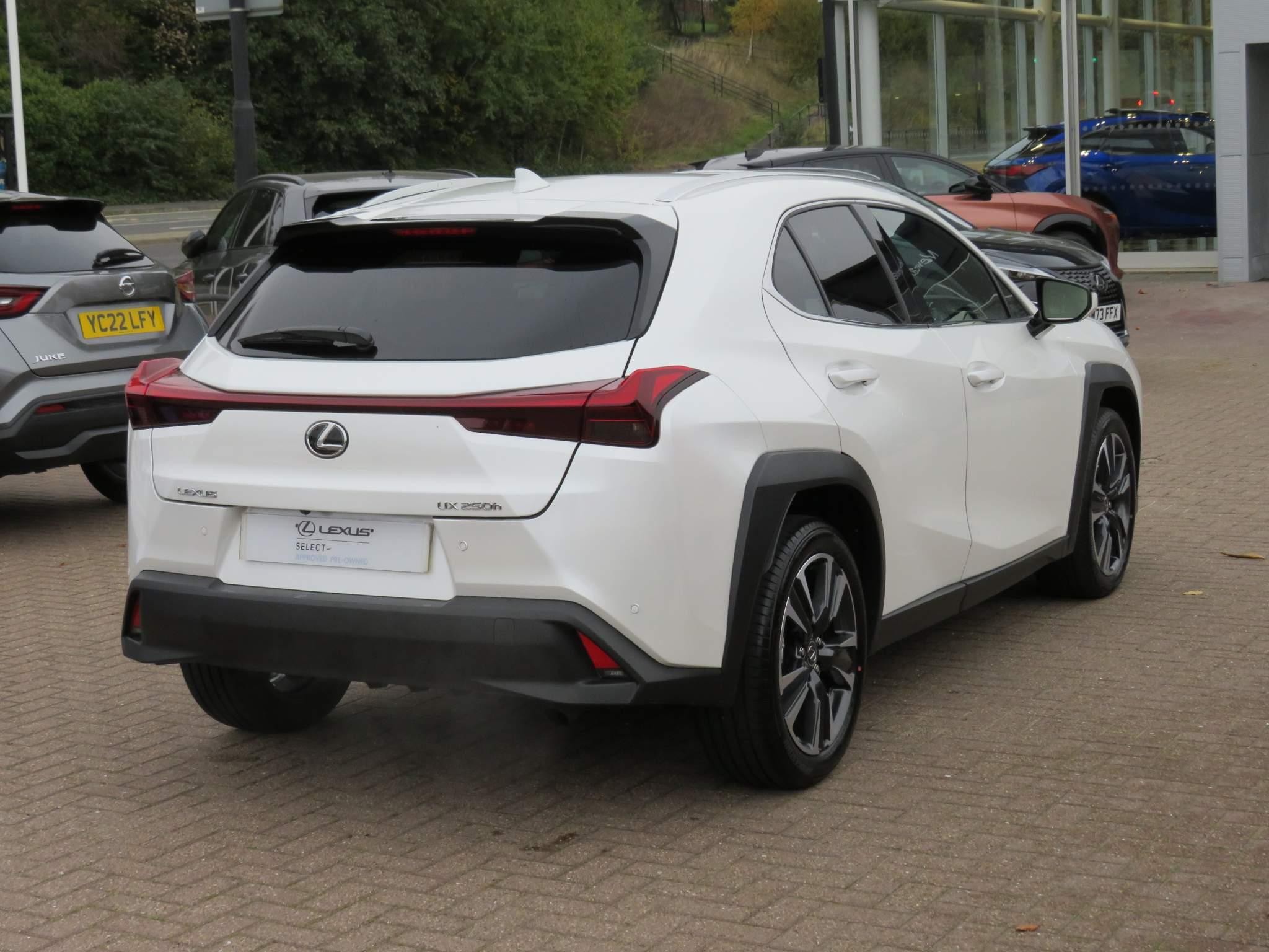 Lexus UX Self-Charging Hybrid Image 5