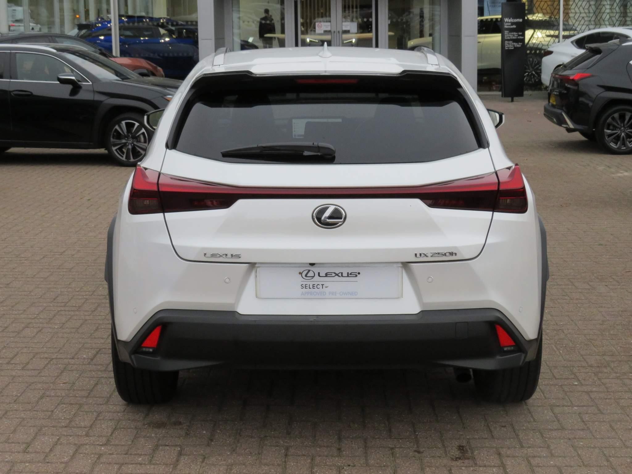 Lexus UX Self-Charging Hybrid Image 6