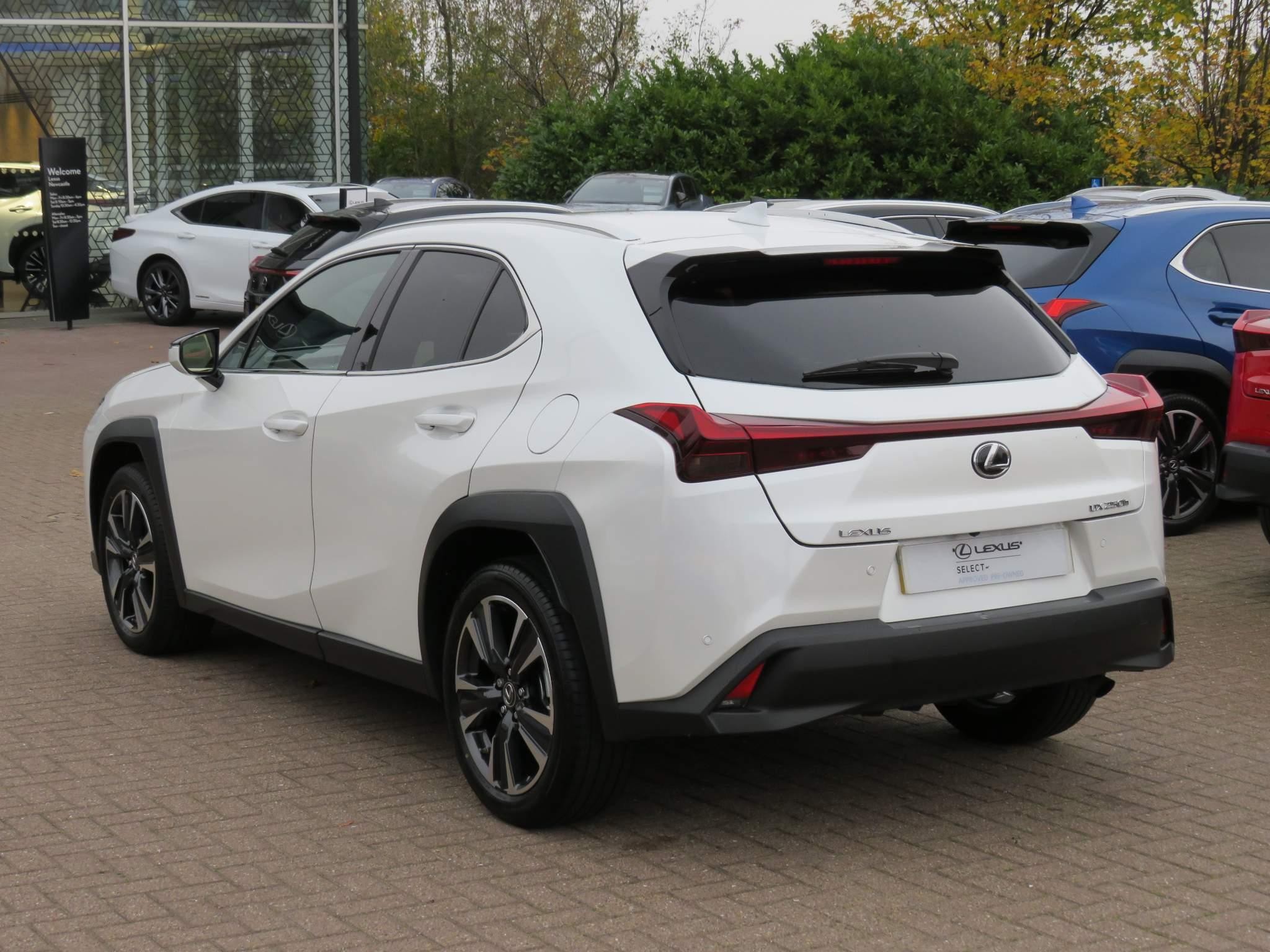 Lexus UX Self-Charging Hybrid Image 7