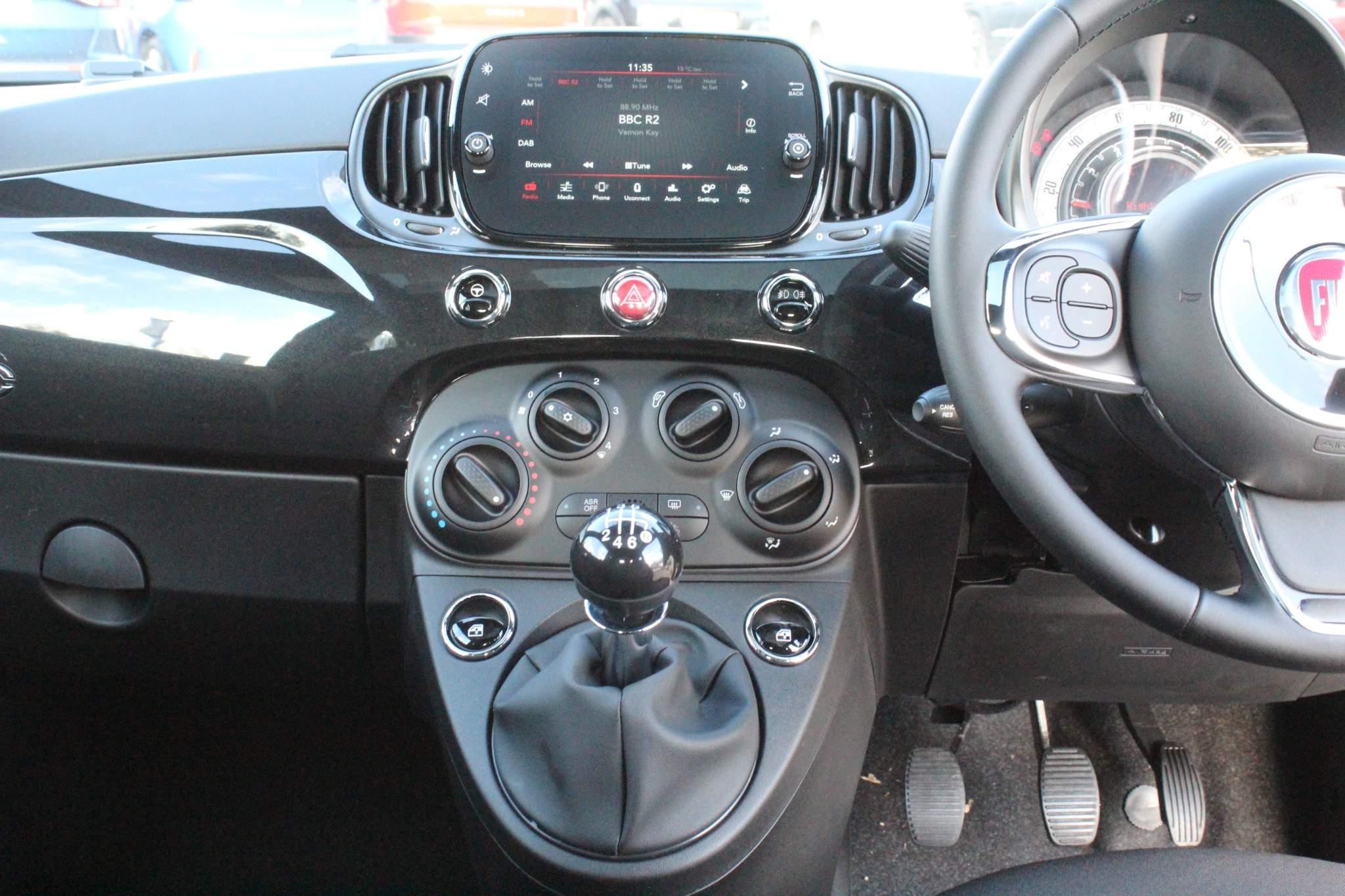 Fiat 500 Hybrid Image 18