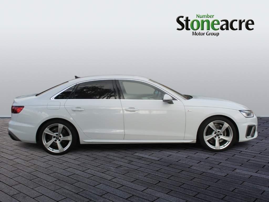 Audi A4 Image 2