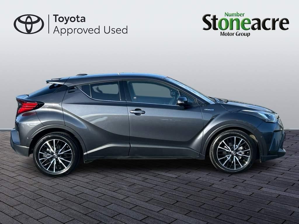 Toyota C-HR Image 2