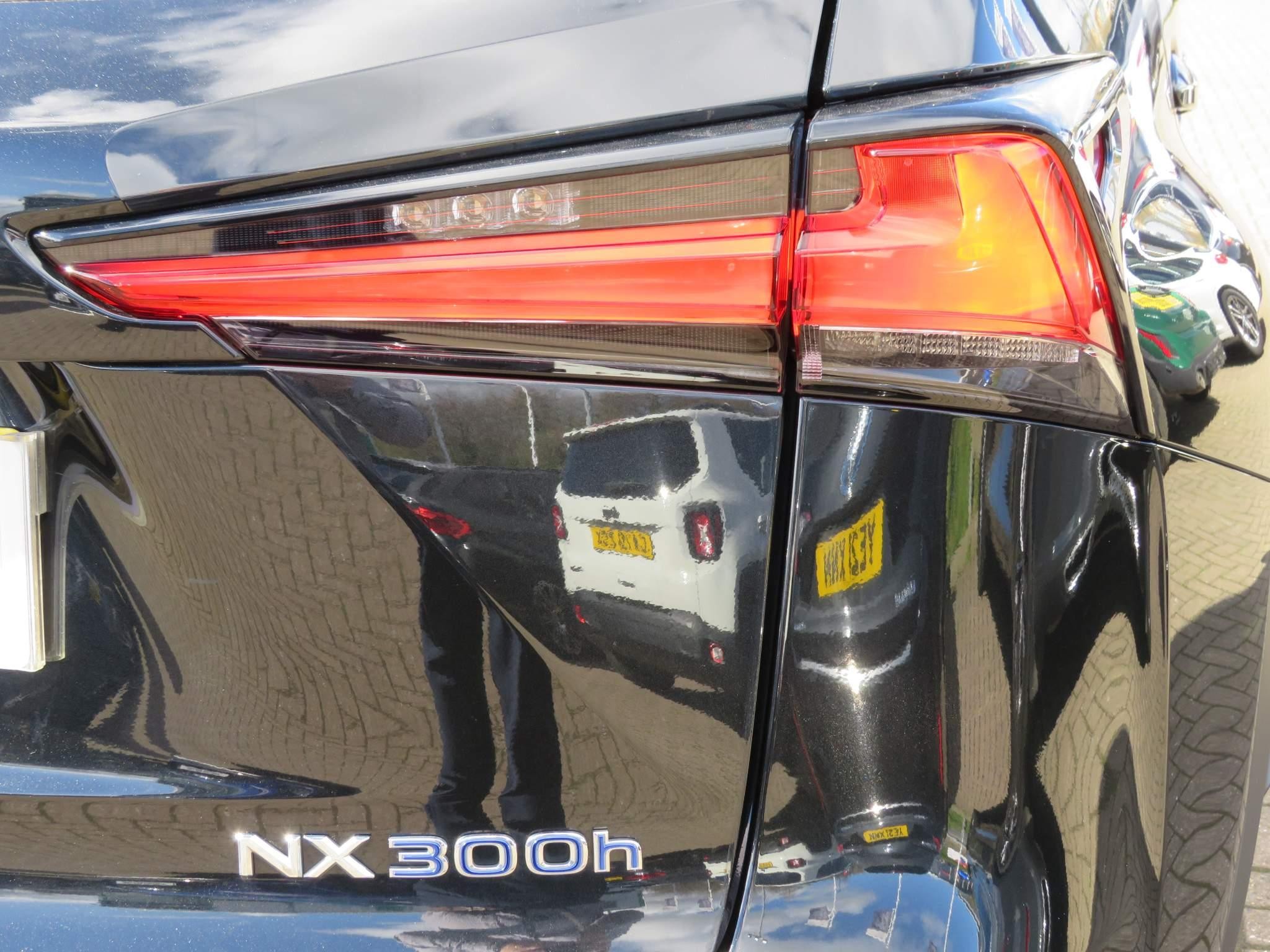 Lexus NX Self-Charging Hybrid Image 43