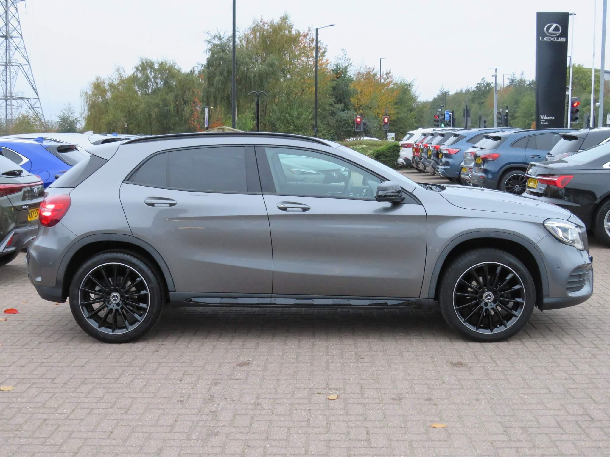 Mercedes-Benz GLA Image 4