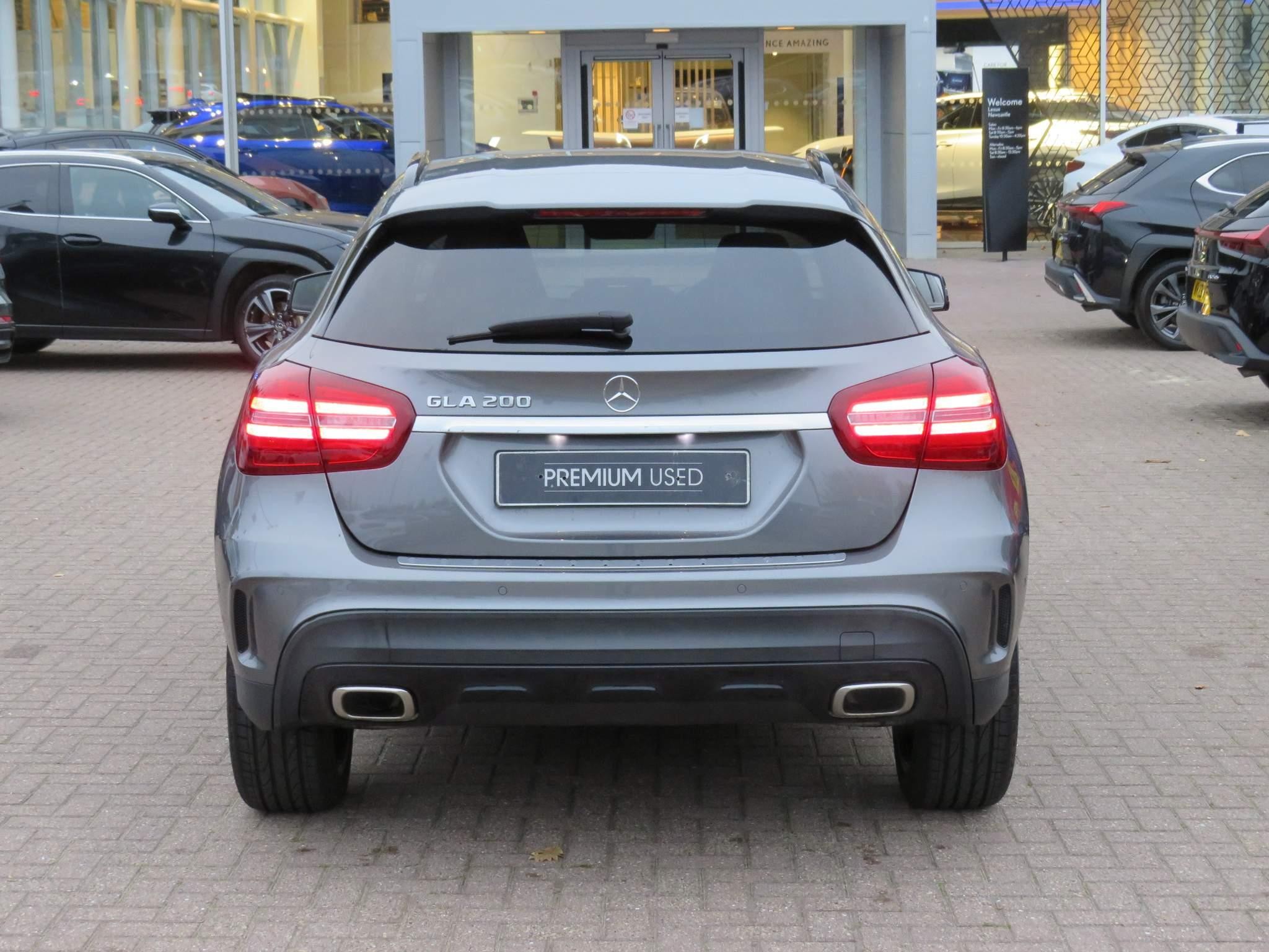 Mercedes-Benz GLA Image 6