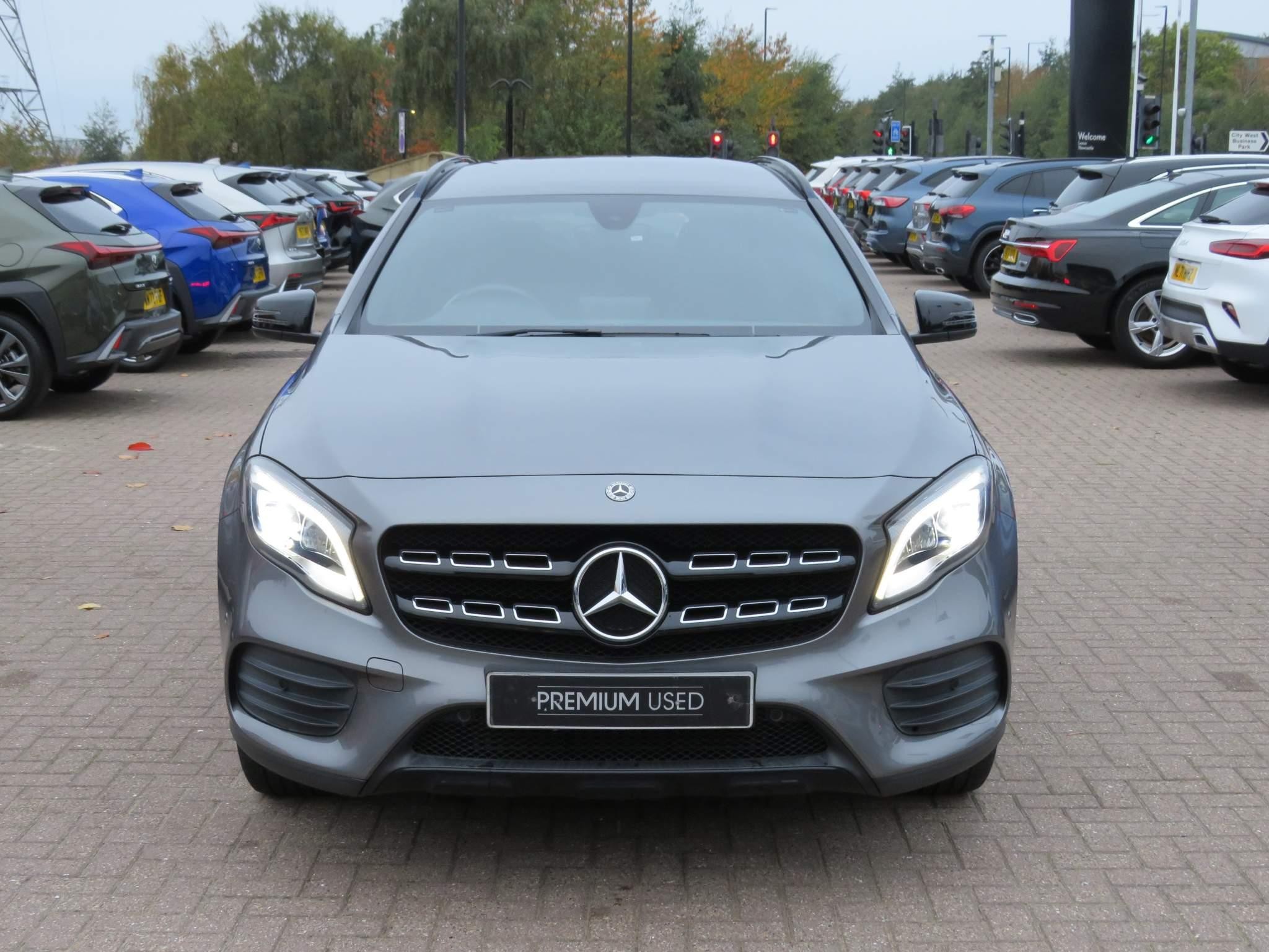 Mercedes-Benz GLA Image 10