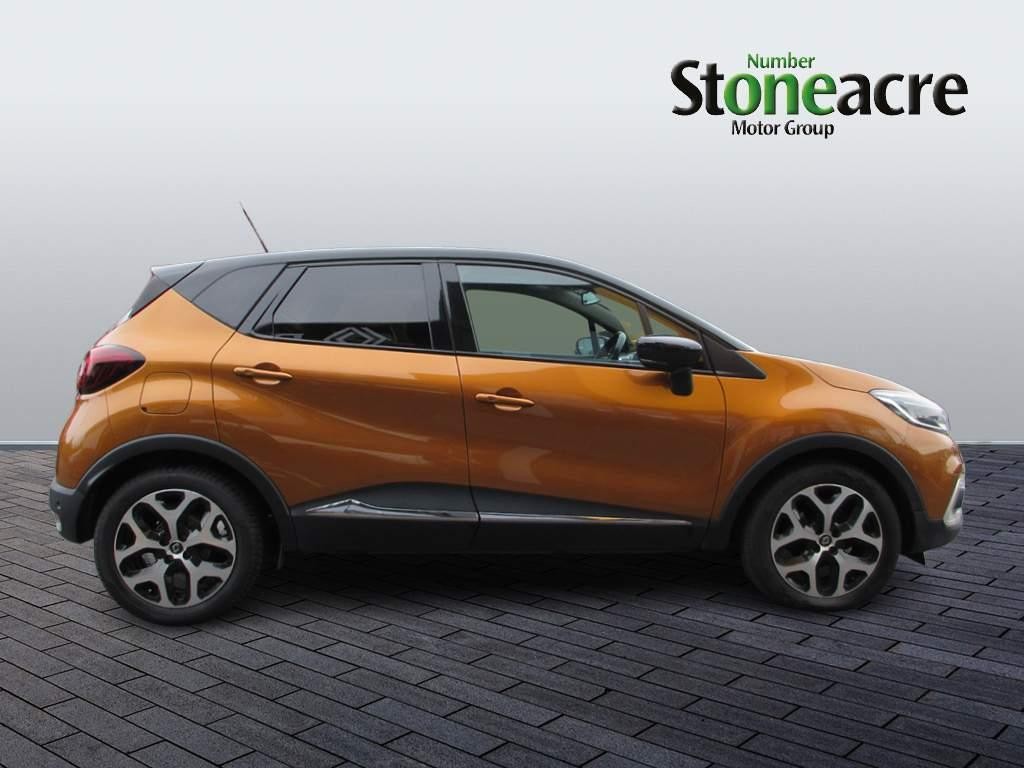 Renault Captur Image 2