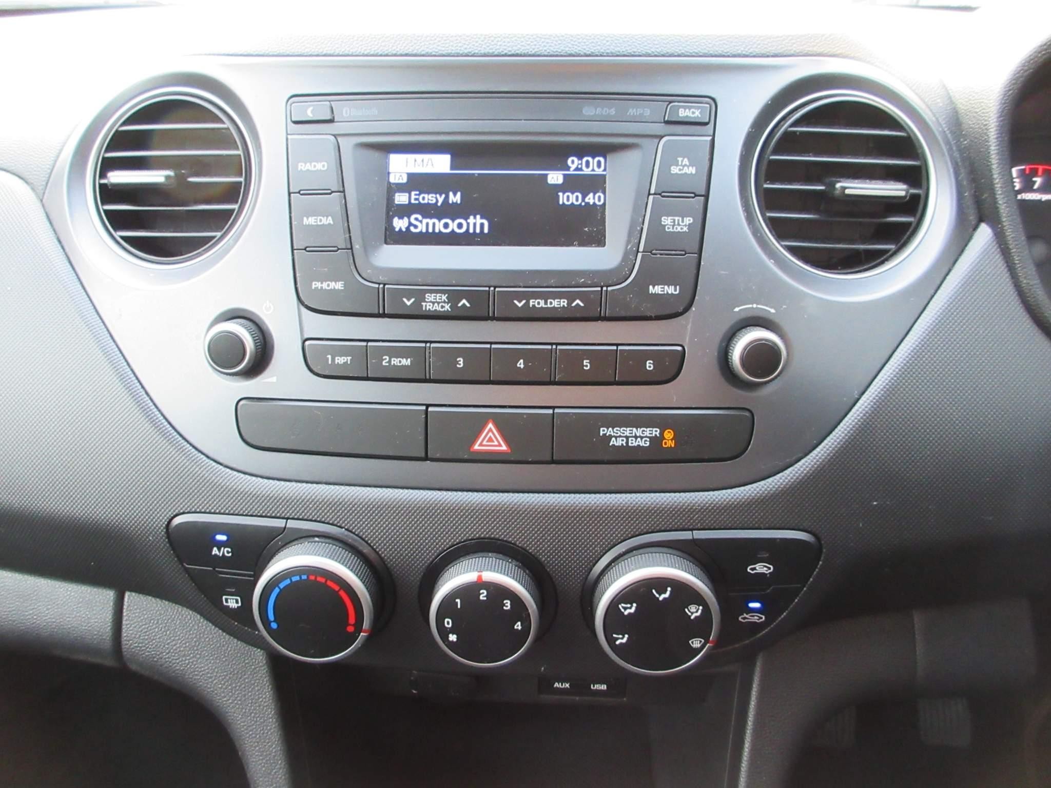 Hyundai i10 Image 15