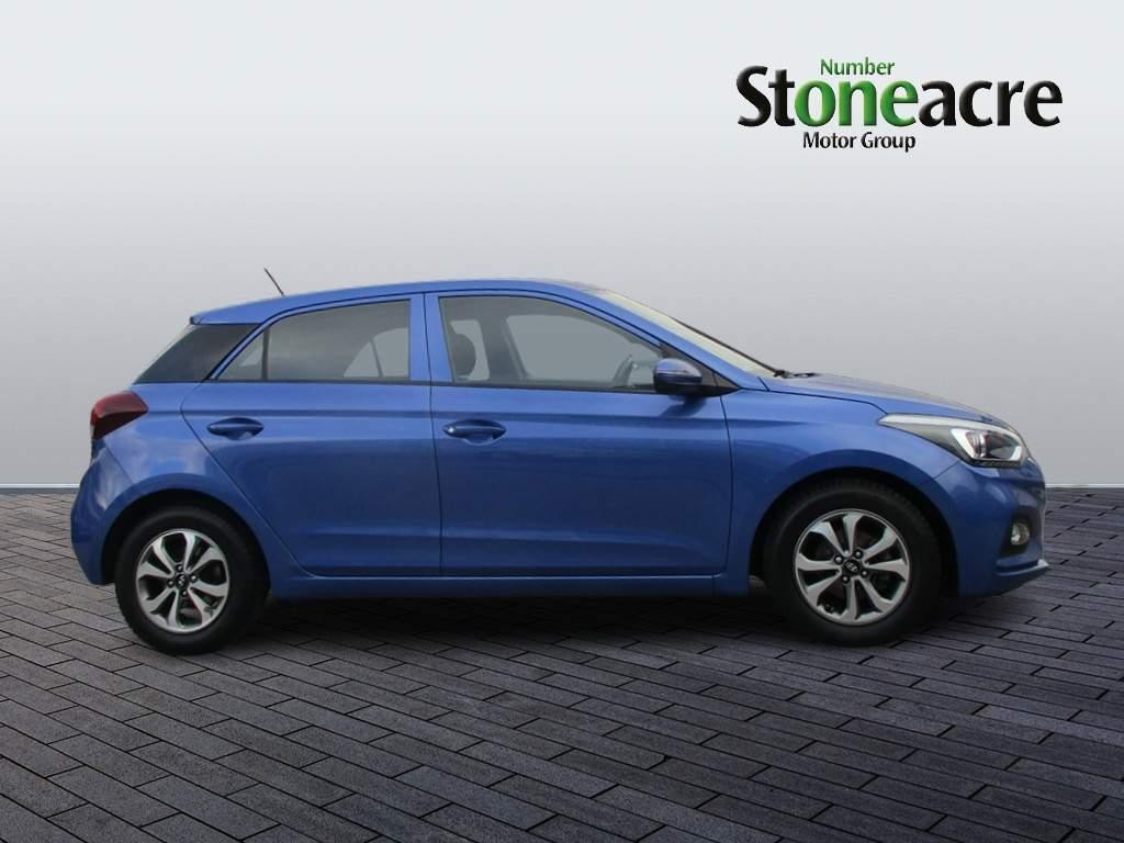 Hyundai i20 Image 2