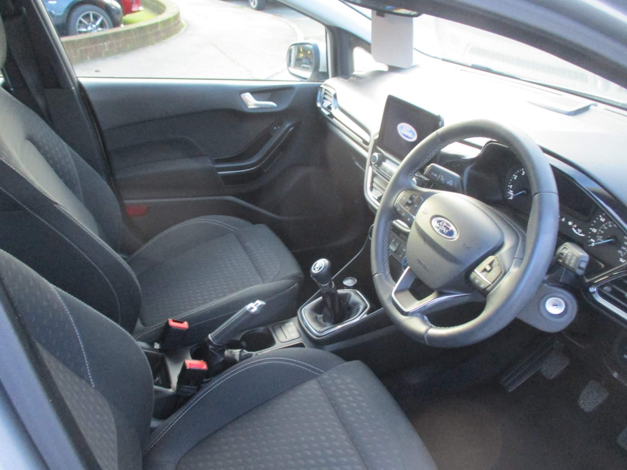 Ford Fiesta Image 9