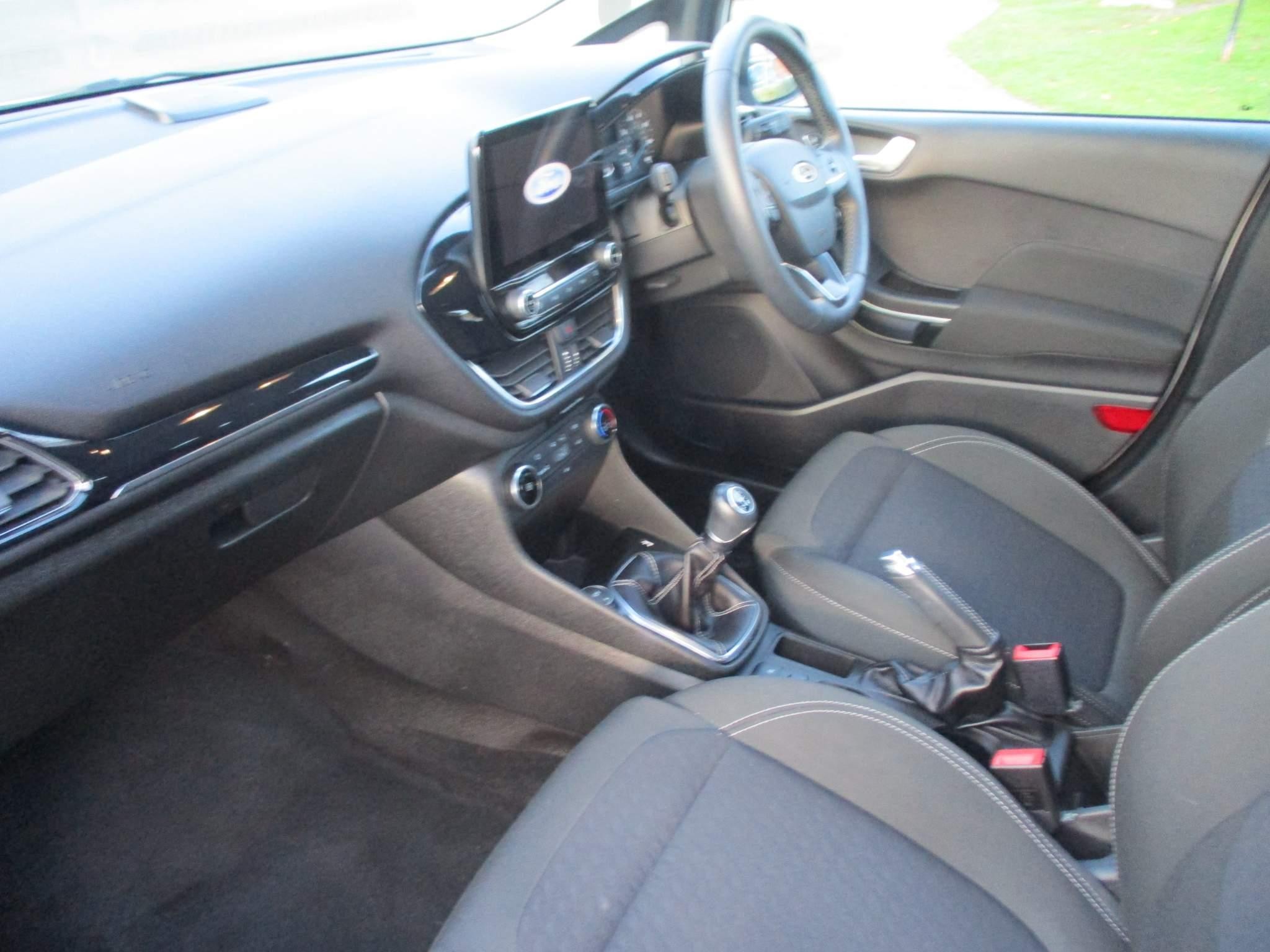 Ford Fiesta Image 16