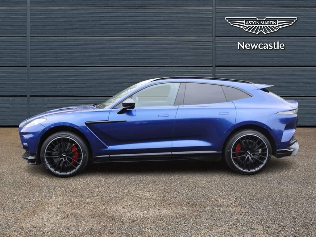 Aston Martin DBX Image 6