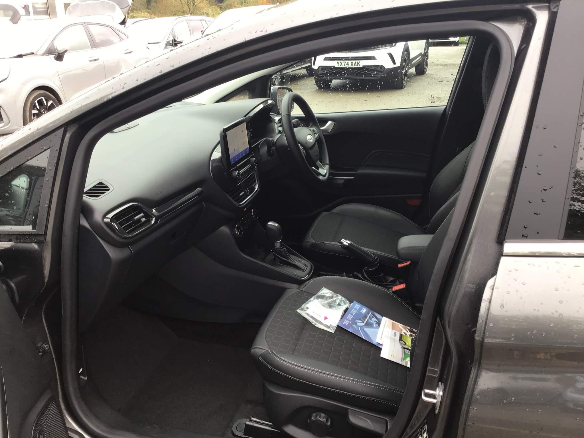 Ford Fiesta Image 16