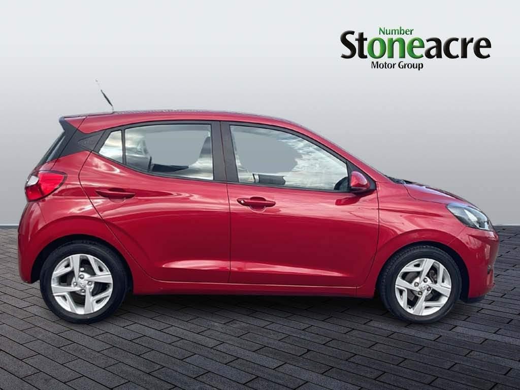 Hyundai i10 Image 2