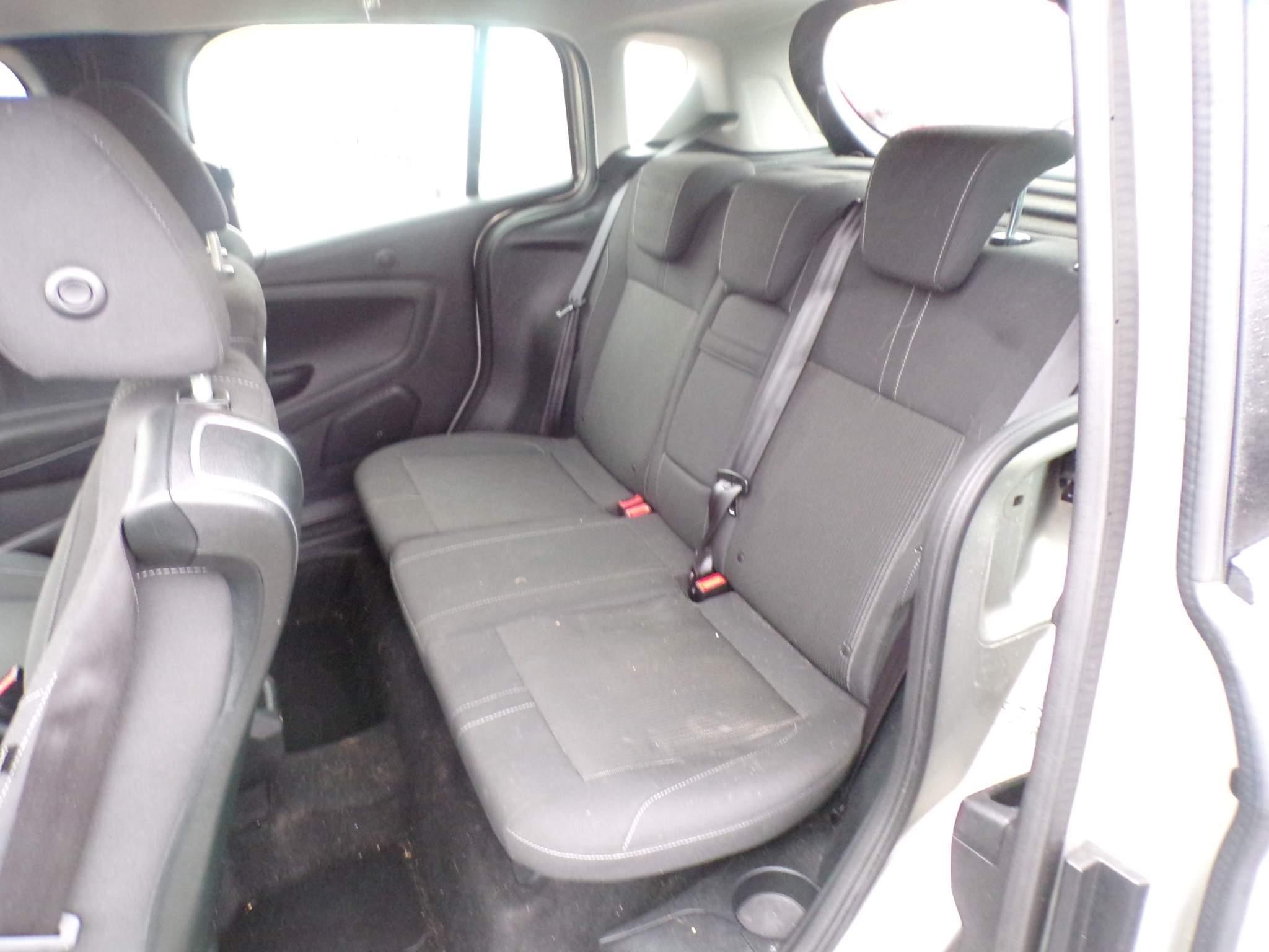 Ford B-Max Image 15