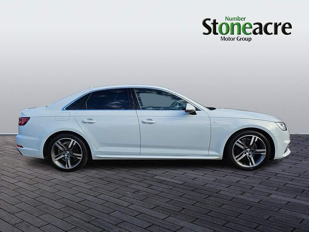 Audi A4 Image 2