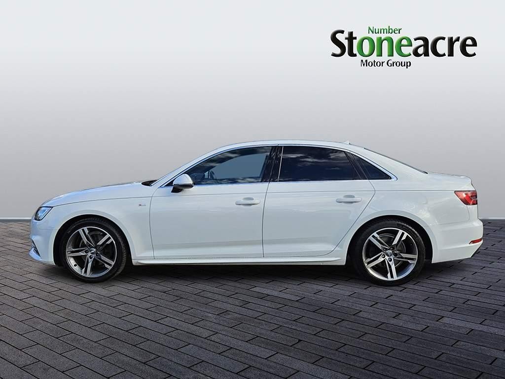 Audi A4 Image 6