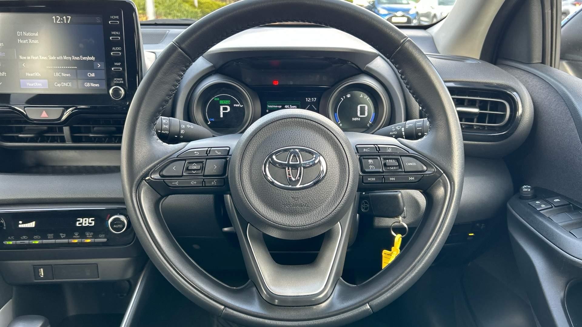 Toyota Yaris Image 14