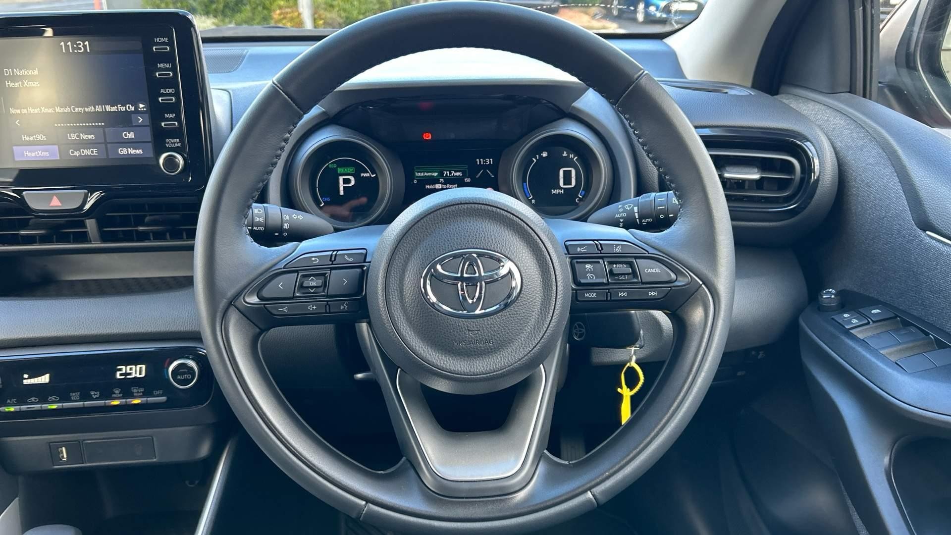 Toyota Yaris Image 14