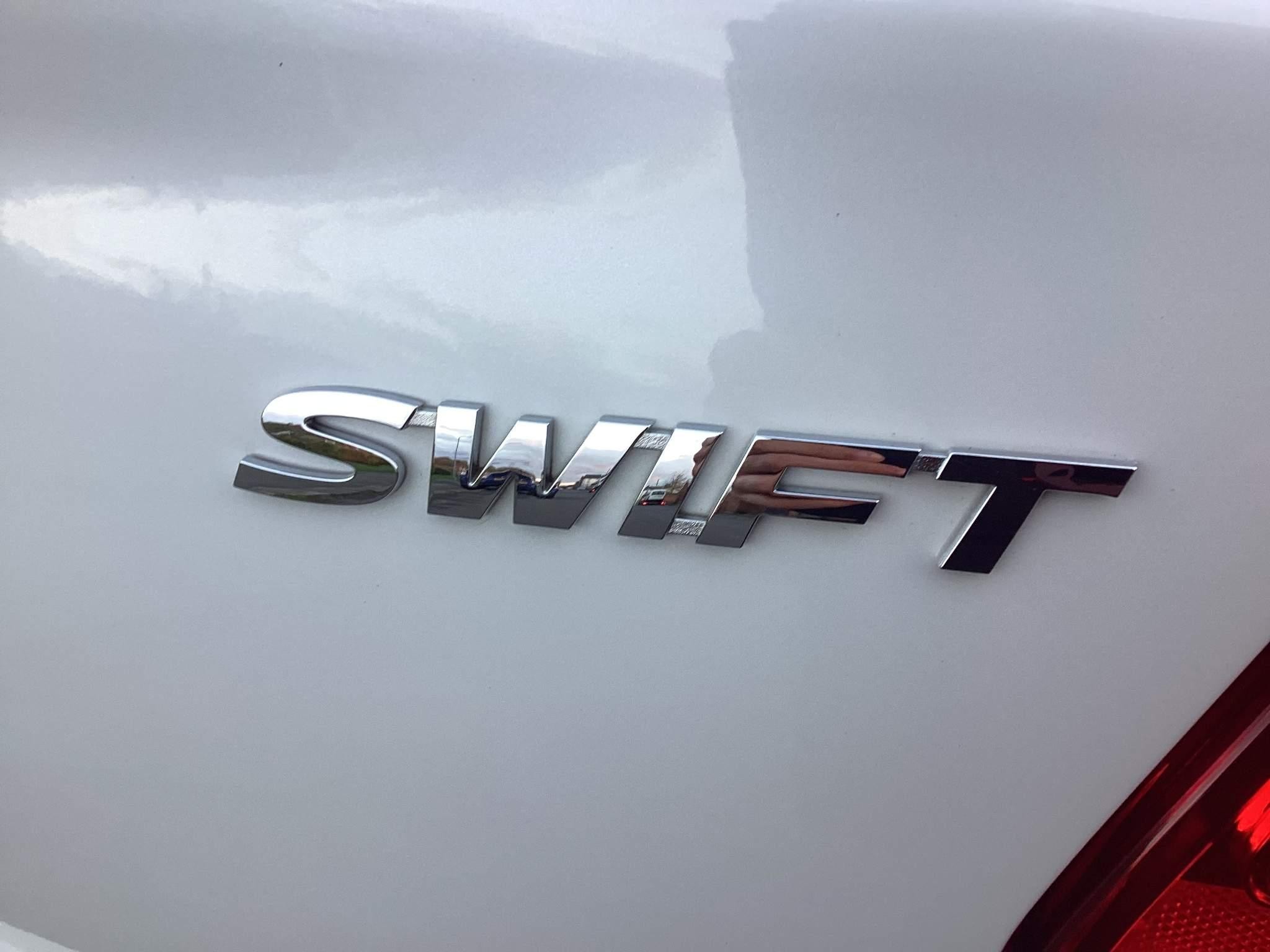 Suzuki Swift Image 17