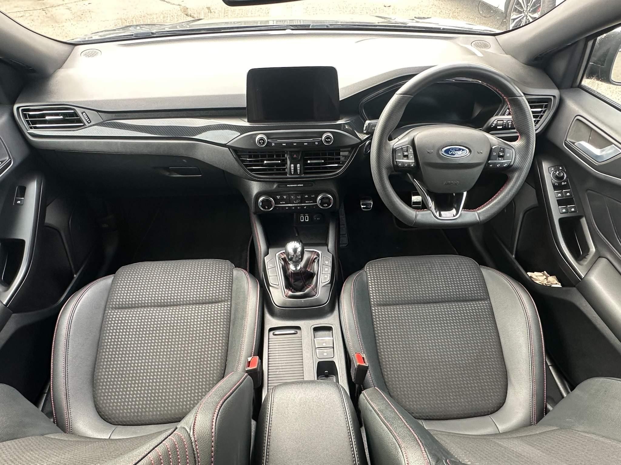 Ford Focus Image 11