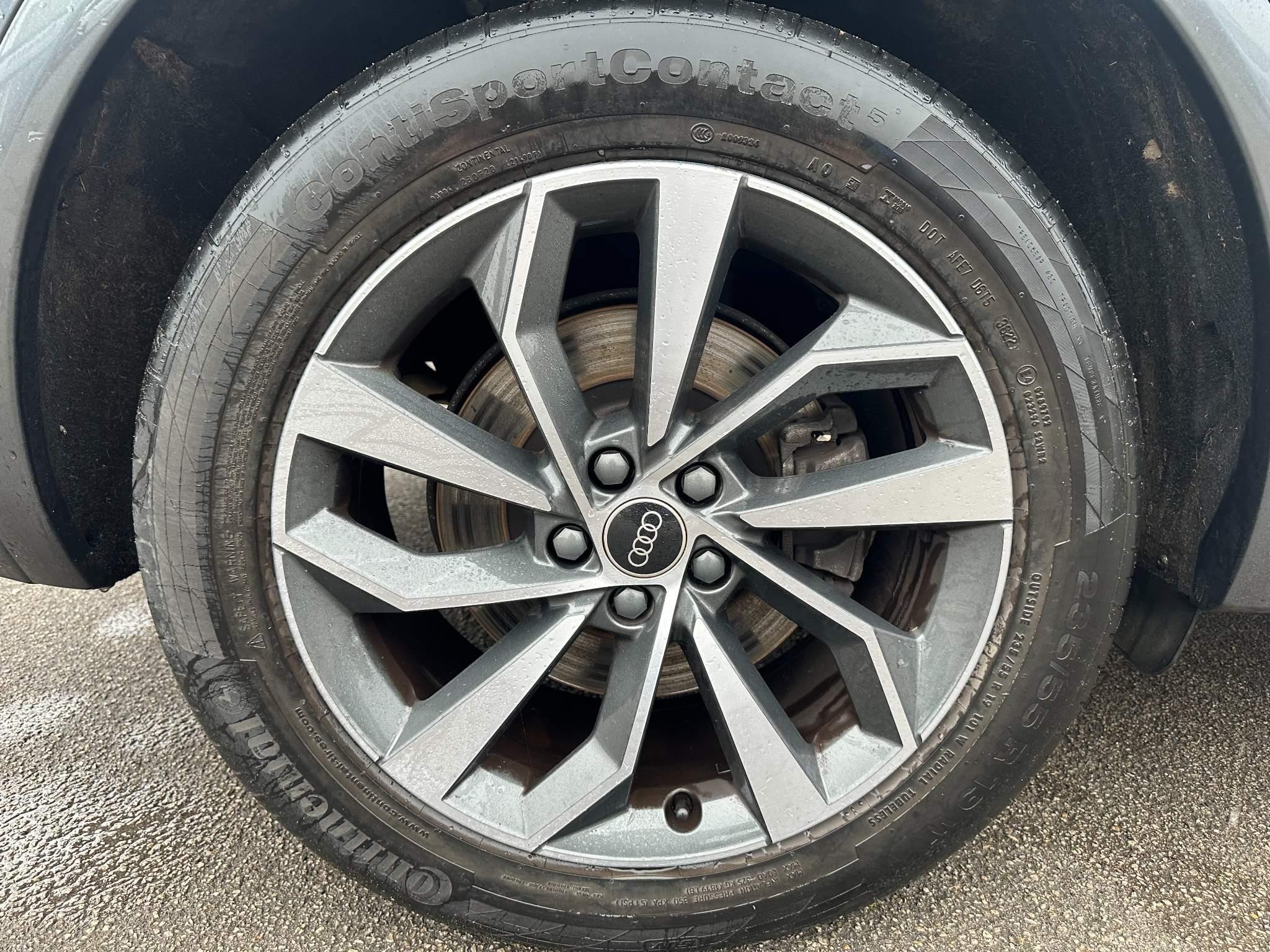 Audi Q5 Image 9