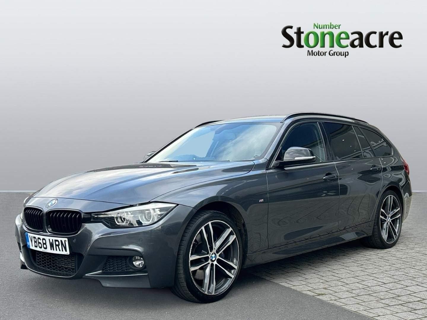 BMW 3 Series Image 6