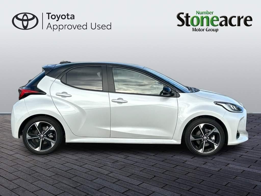 Toyota Yaris Image 4