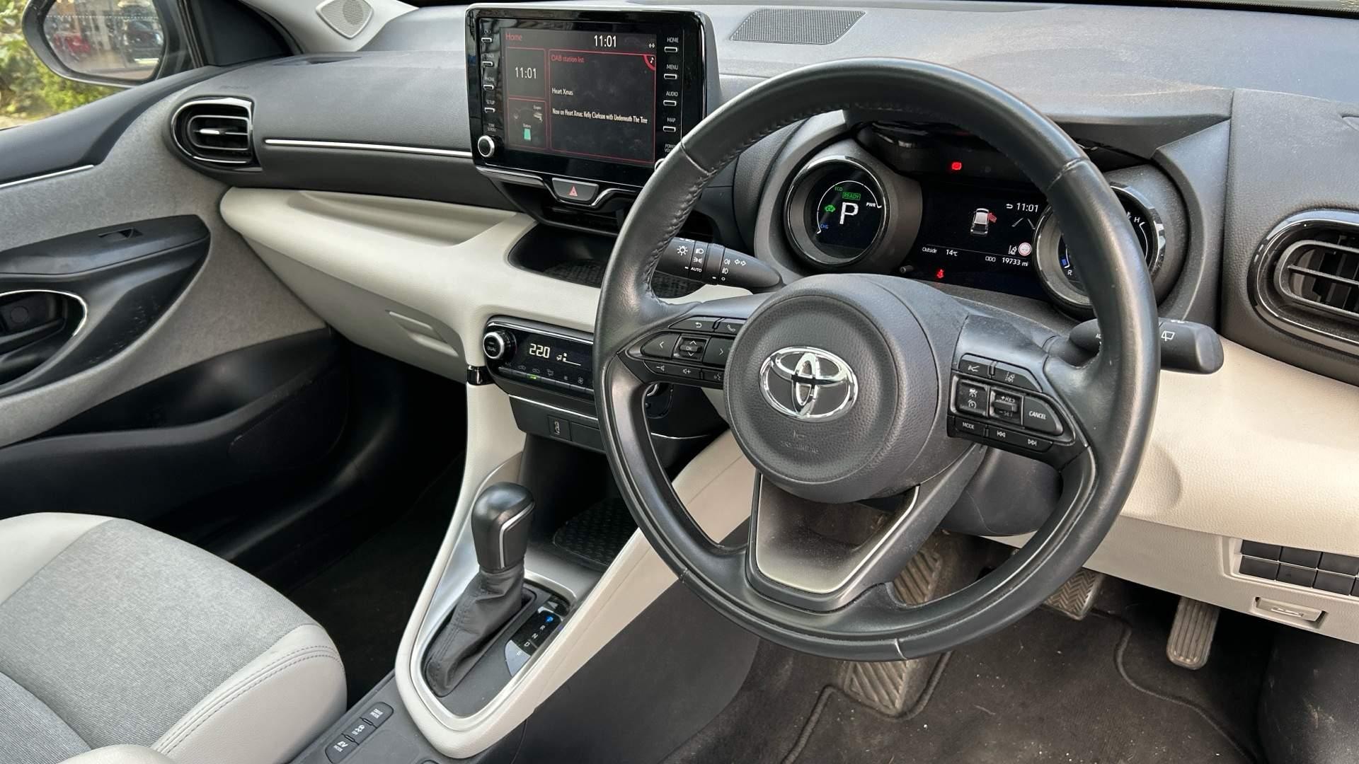 Toyota Yaris Image 12