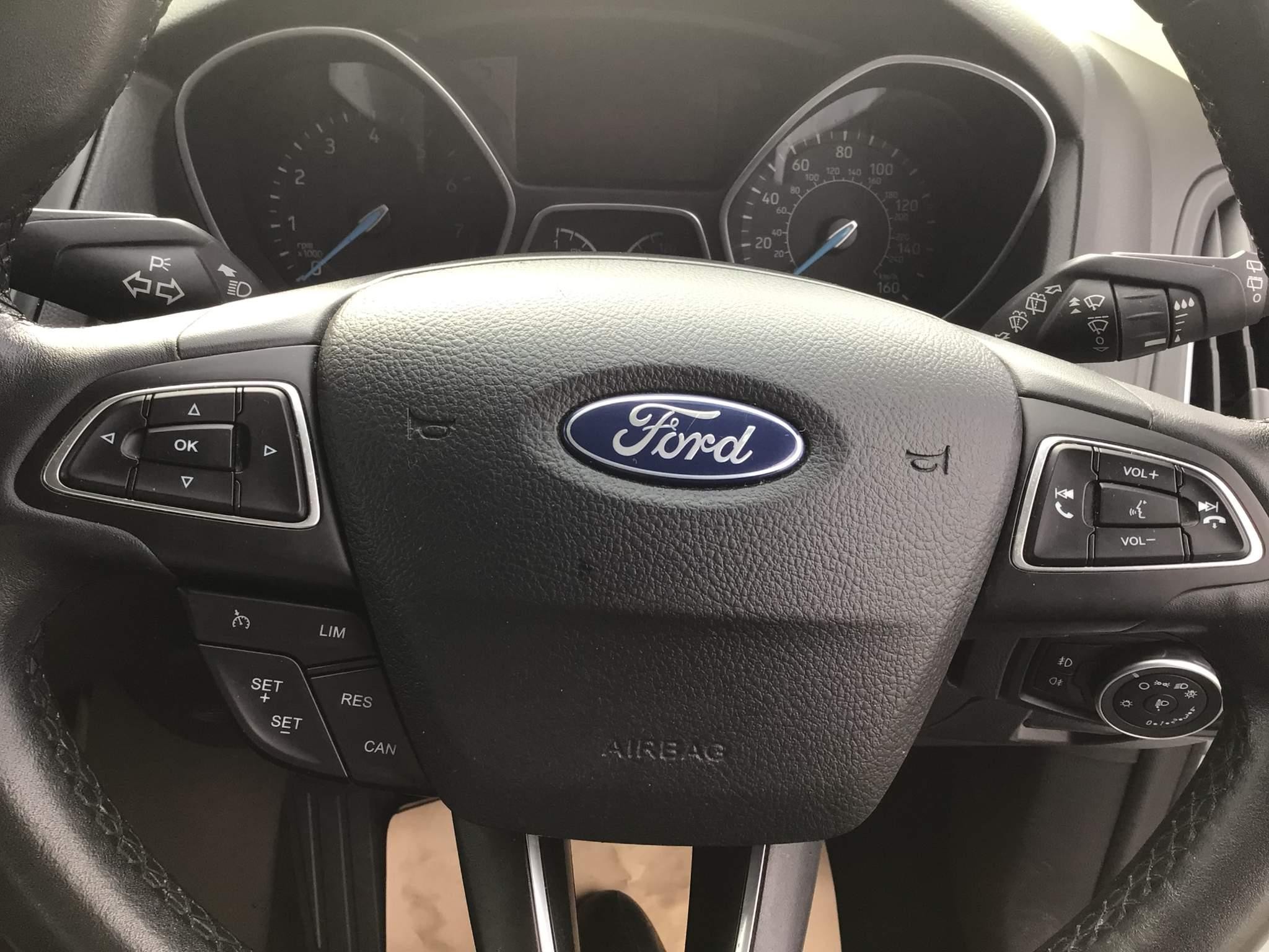 Ford Focus Image 15