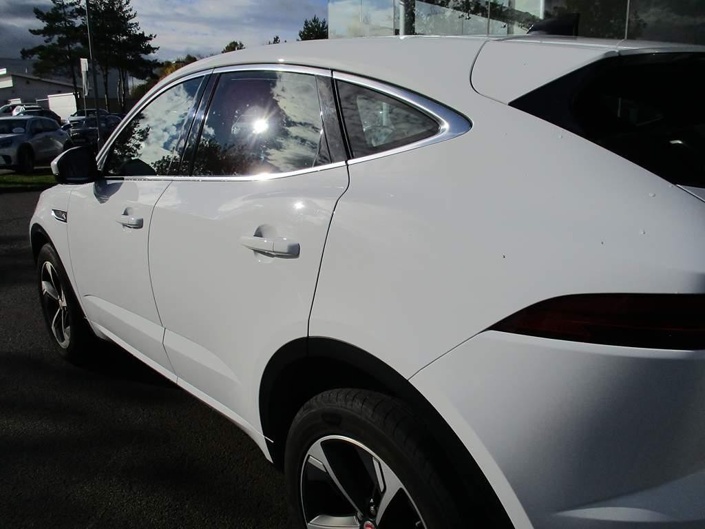 Jaguar E-Pace Image 39