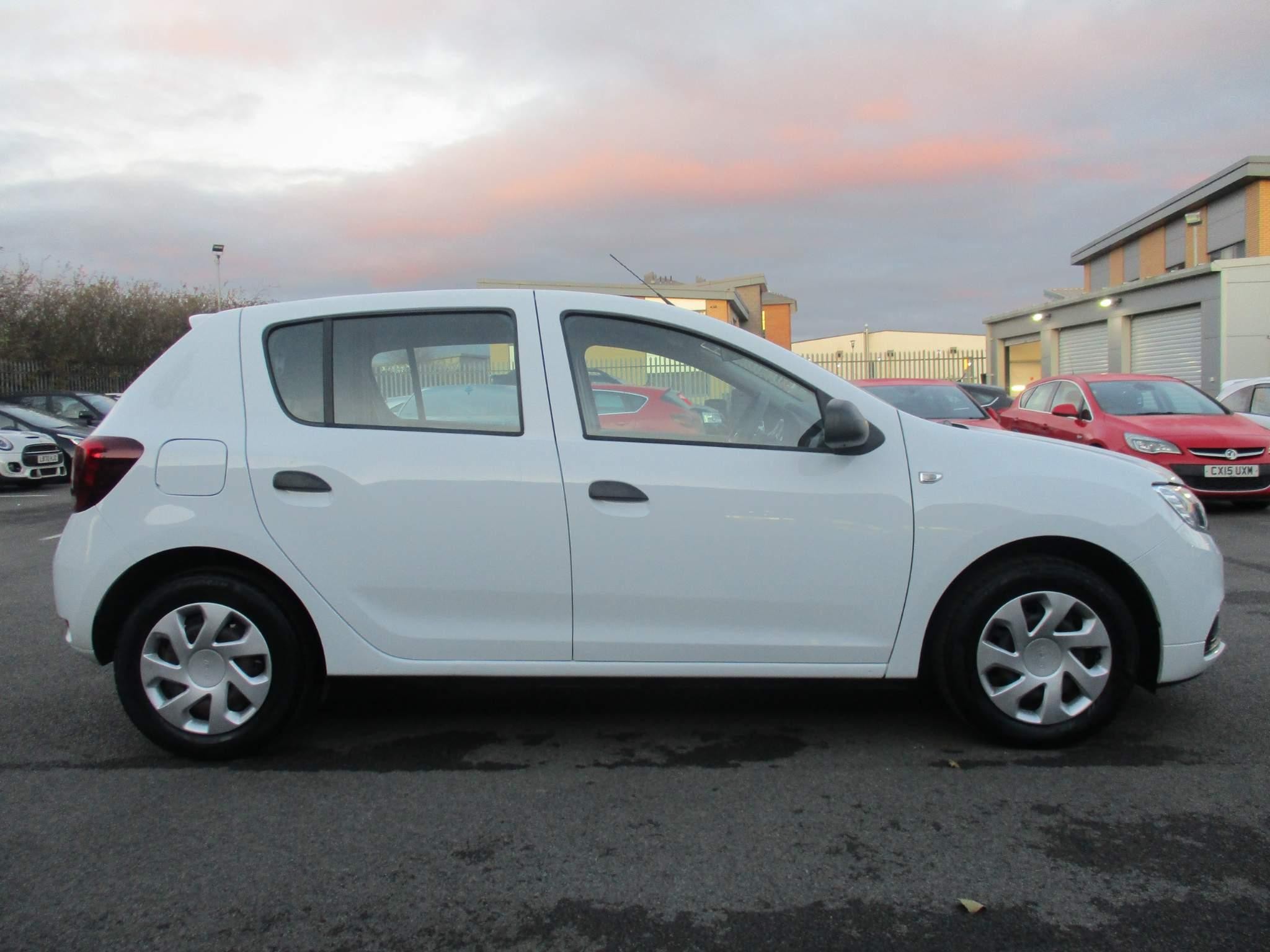 Dacia Sandero Image 8