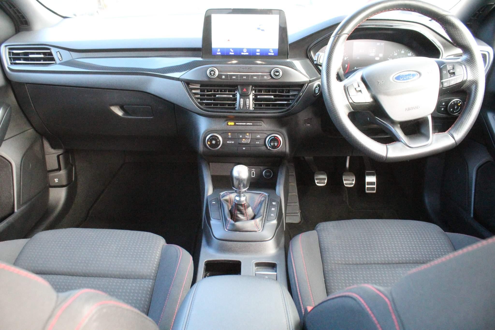 Ford Focus Image 12