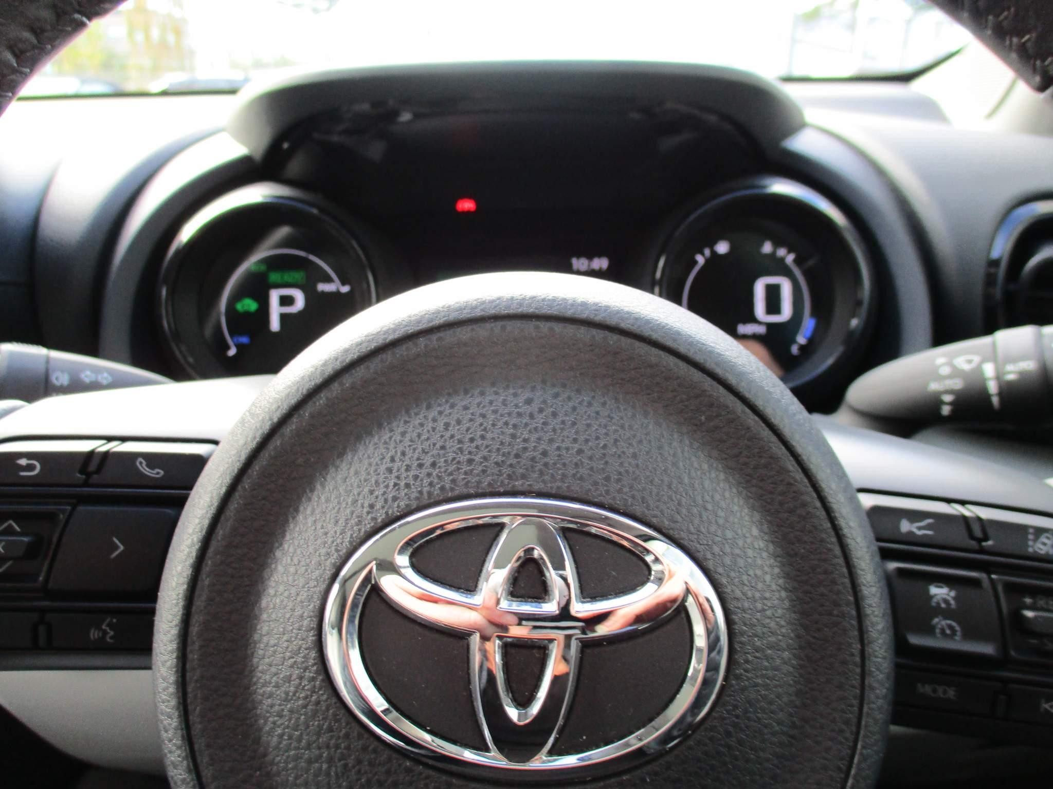 Toyota Yaris Image 16