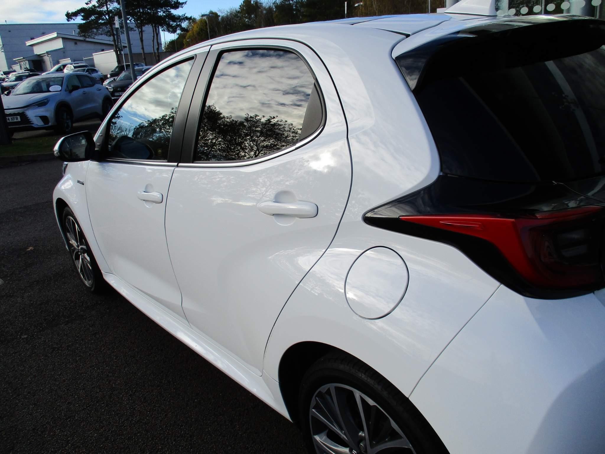 Toyota Yaris Image 34