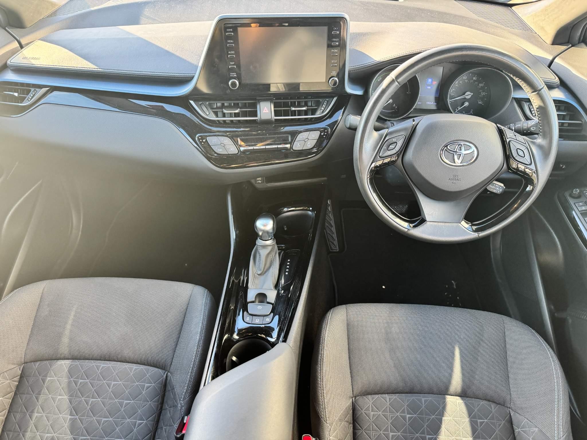 Toyota C-HR Image 17