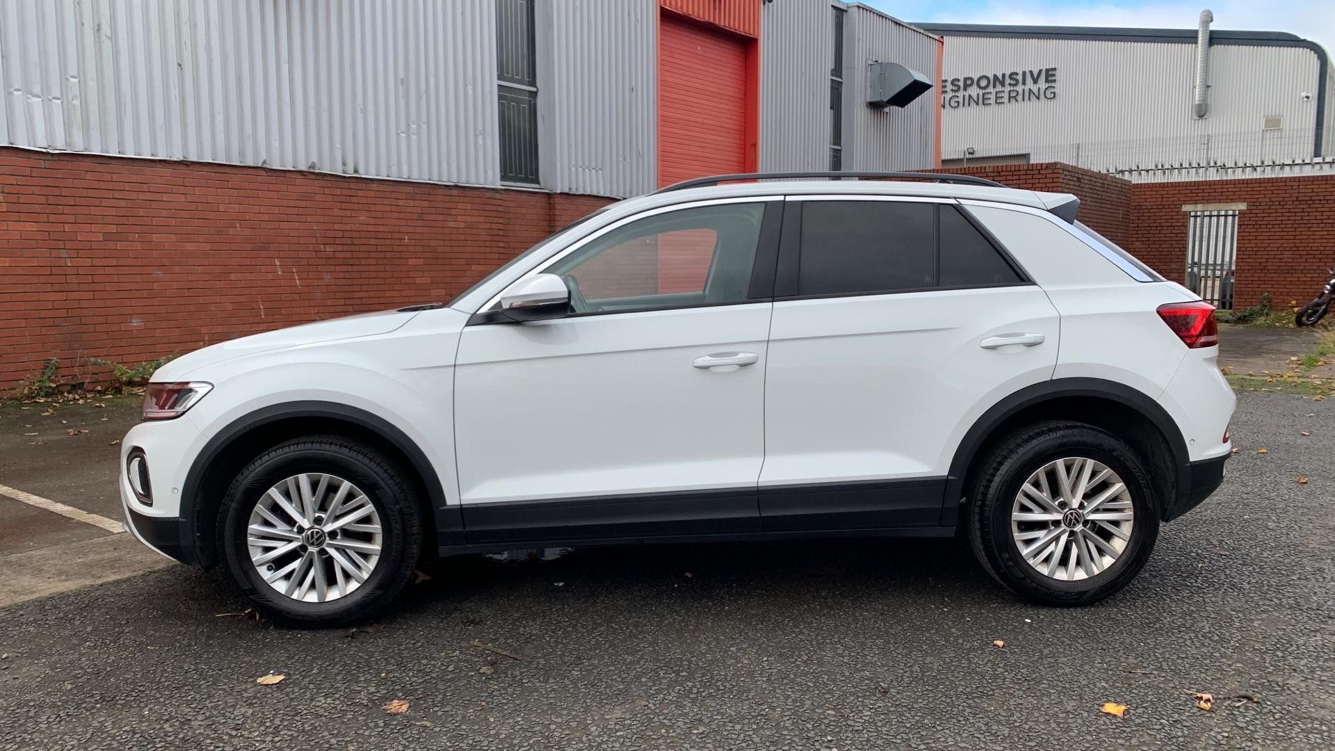 Volkswagen T-Roc Image 8