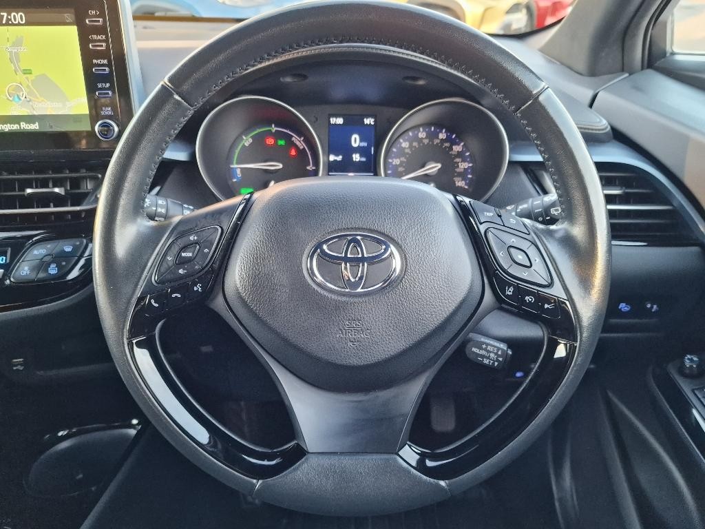 Toyota C-HR Image 10