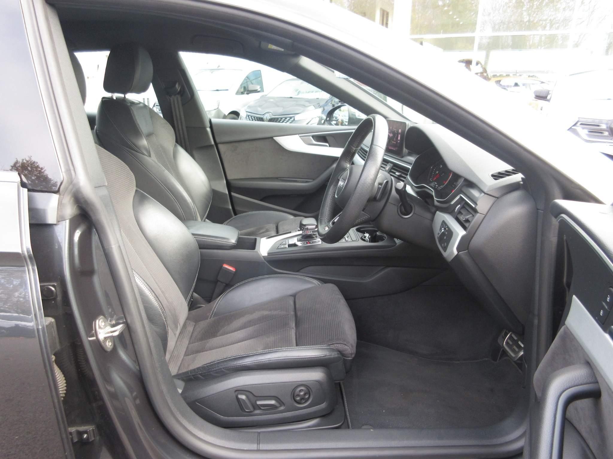 Audi A5 Image 13