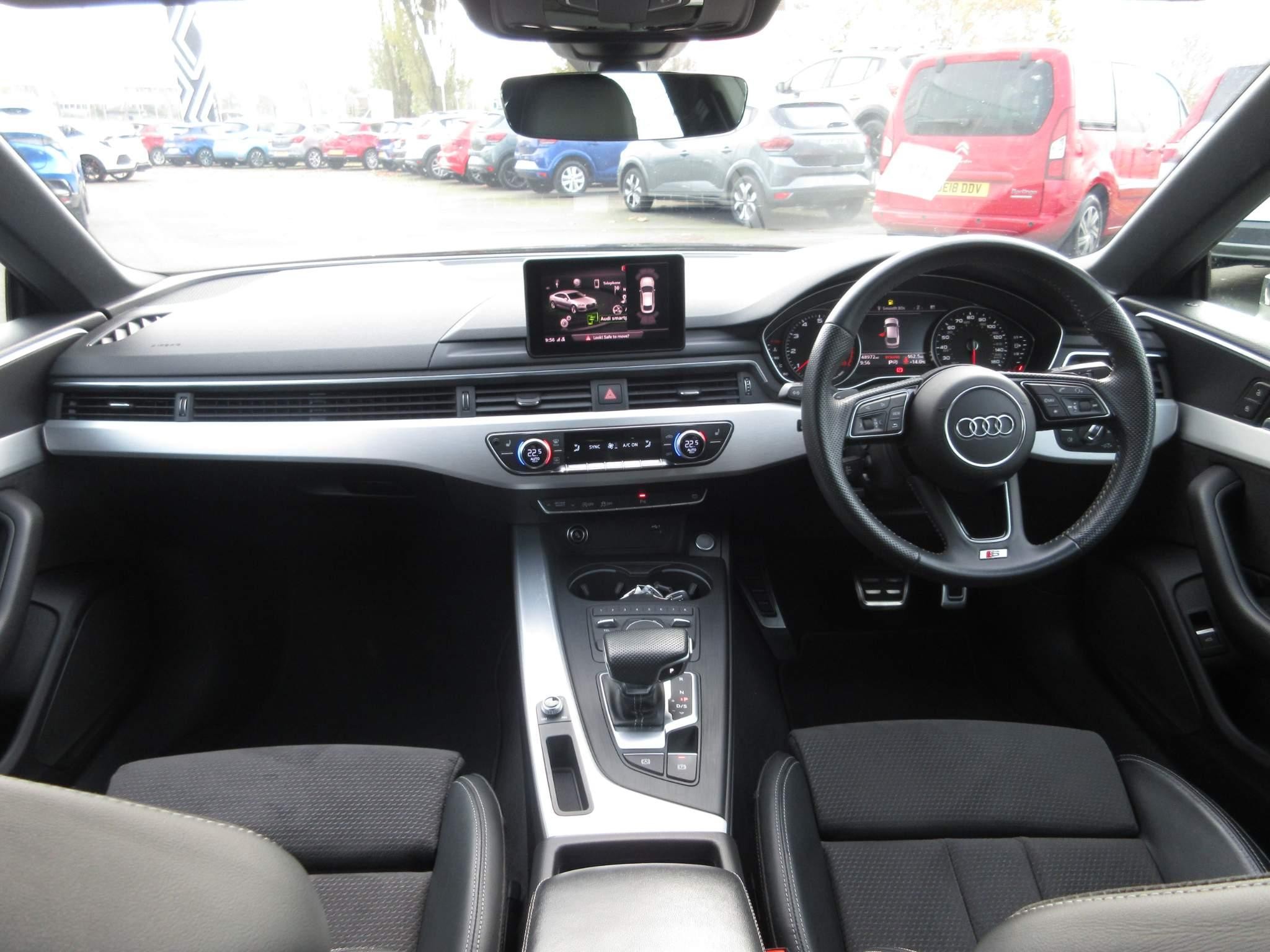 Audi A5 Image 15