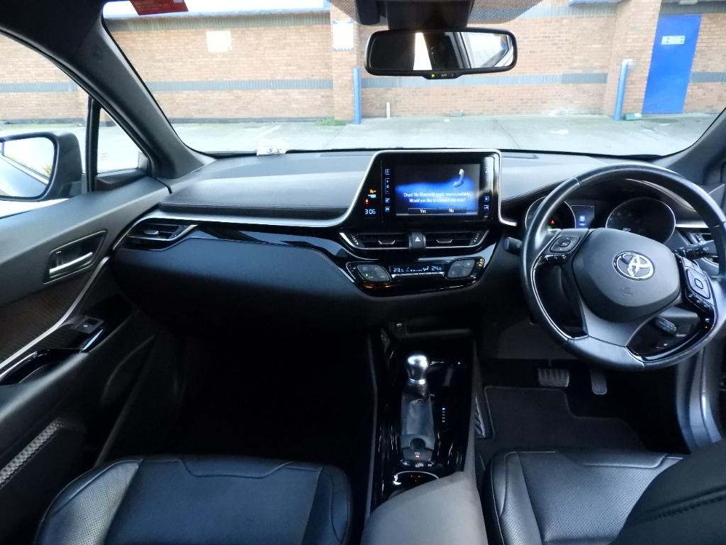 Toyota C-HR Image 28