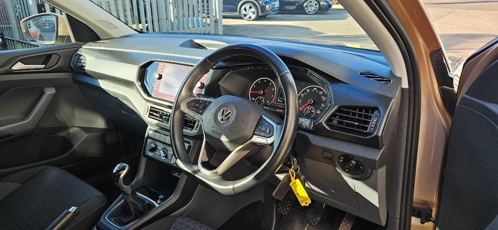 Volkswagen T-Cross Image 11