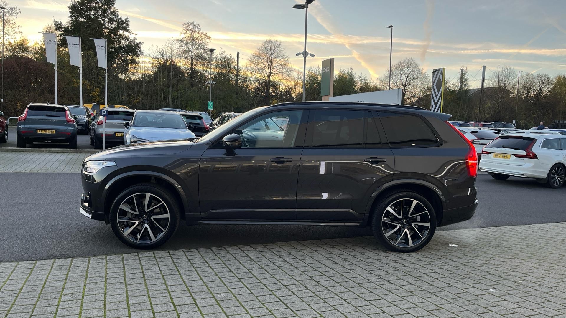 Volvo XC90 Image 8