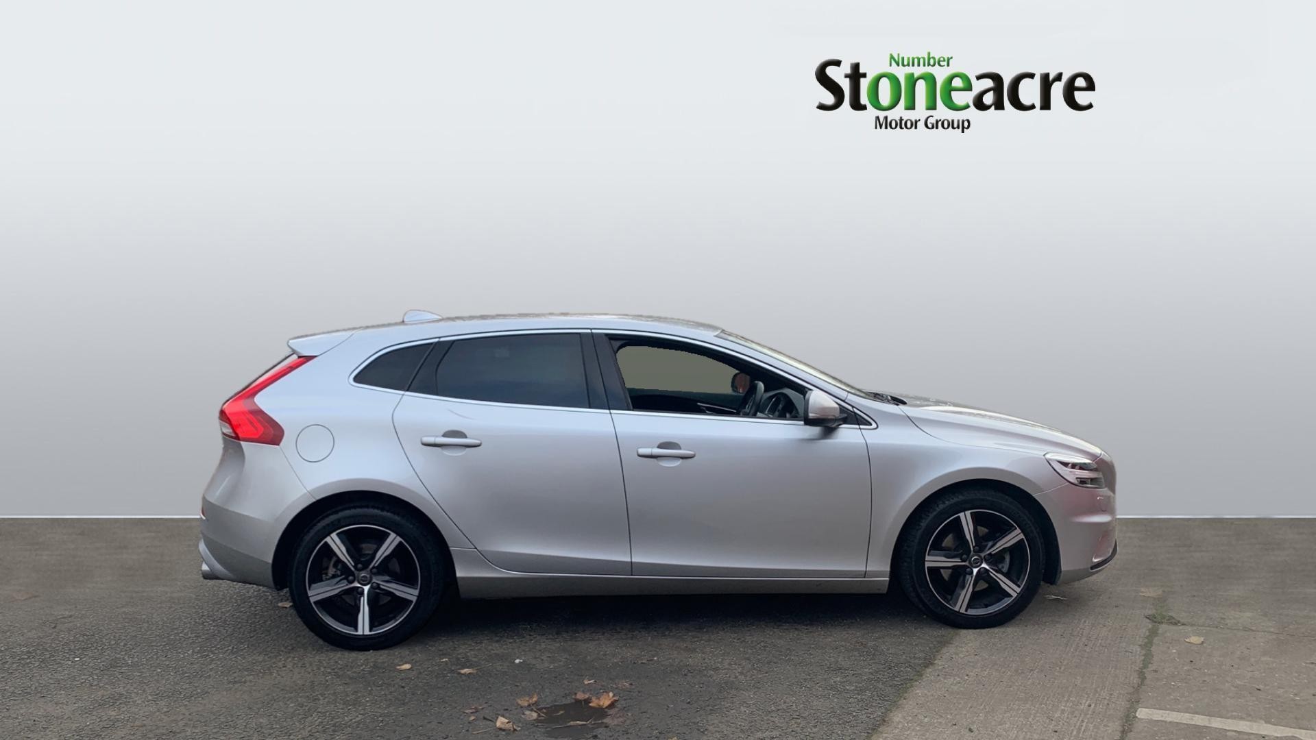 Volvo V40 Image 3