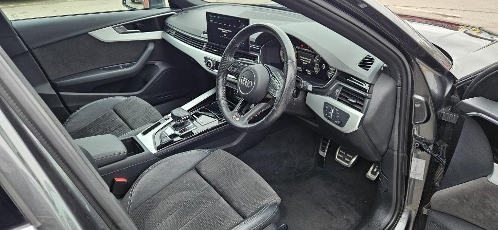 Audi A4 Image 11