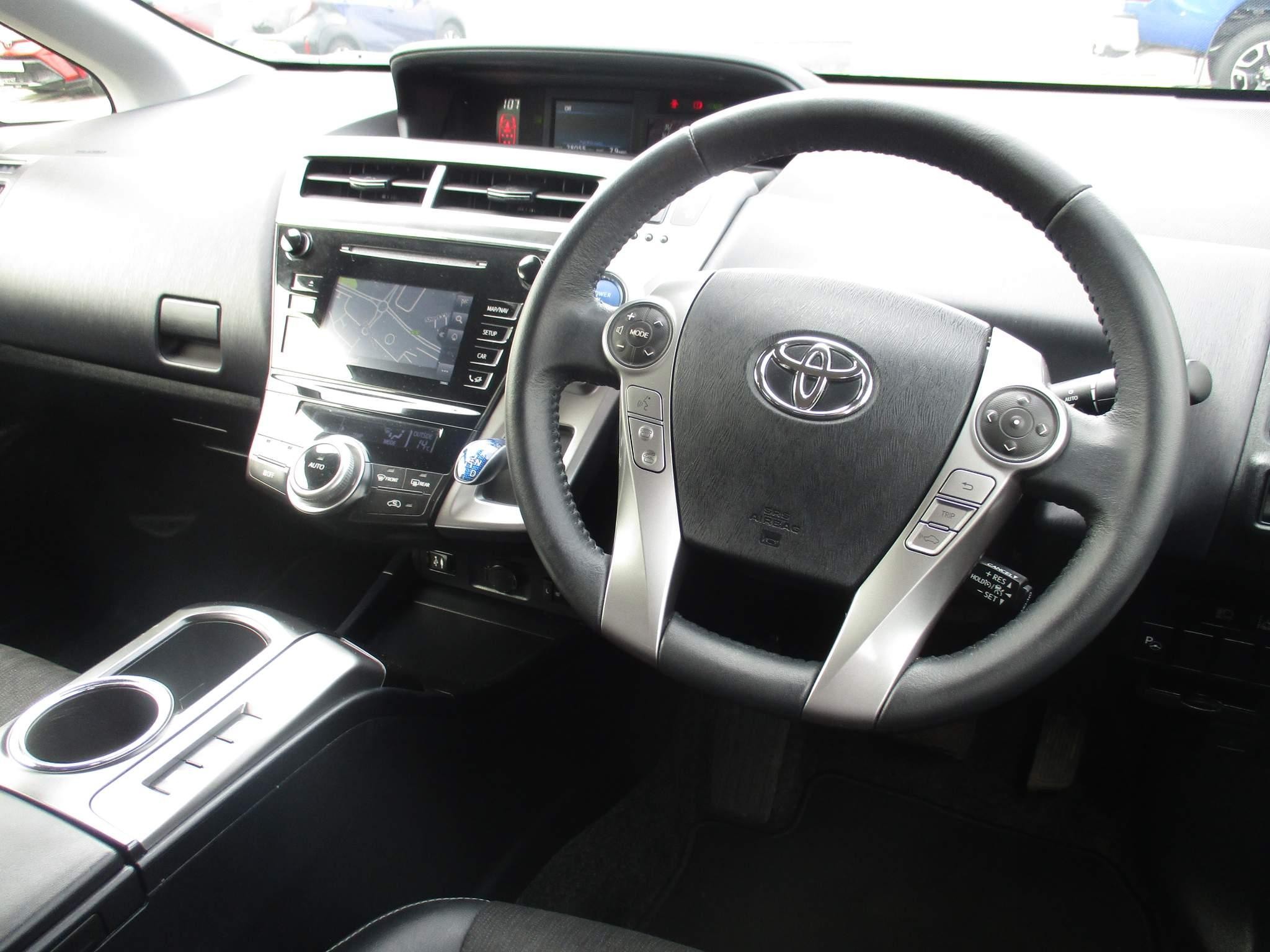 Toyota Prius+ Image 18