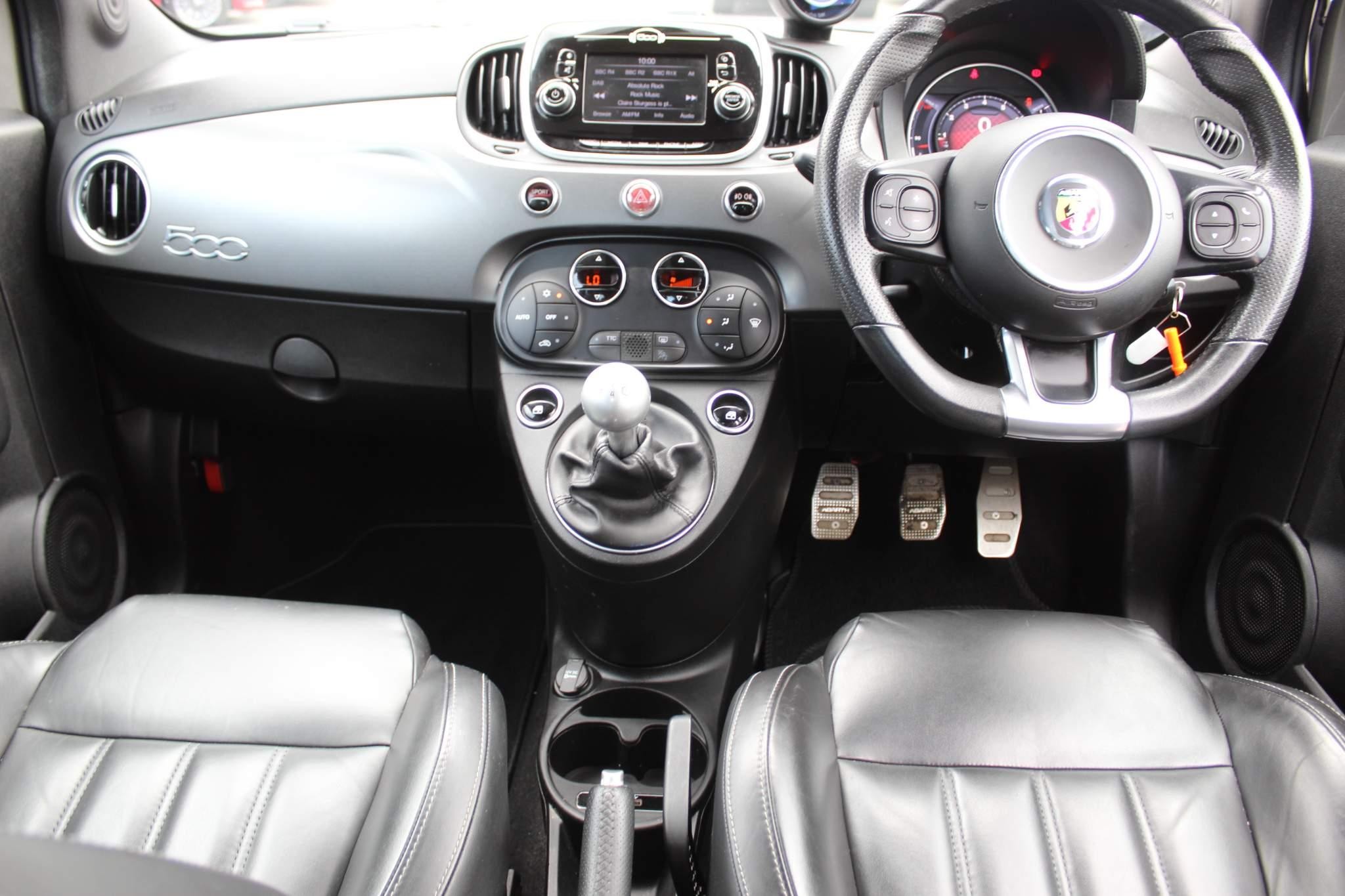 Abarth 595 Image 14